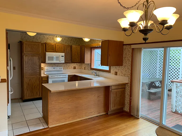 4207 SW Walker St — Photo 4