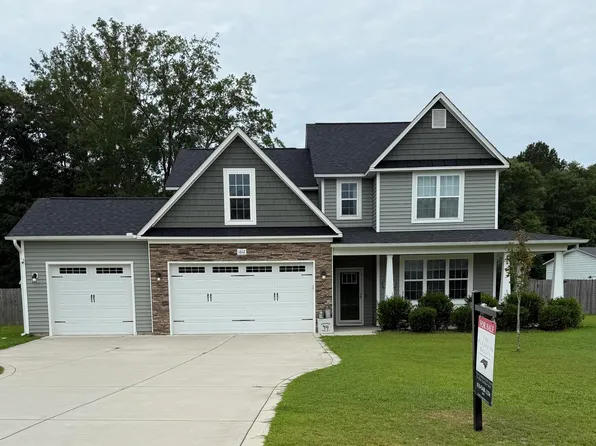 1612 Lizzie Lou Ct, Hope Mills, NC 28348