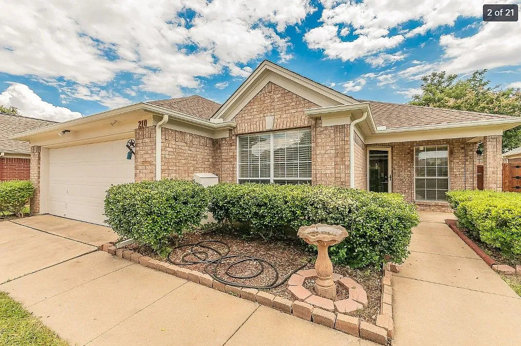 3 bed, 2.0 bath, 1541 sqft, $2,595 — Photo 1