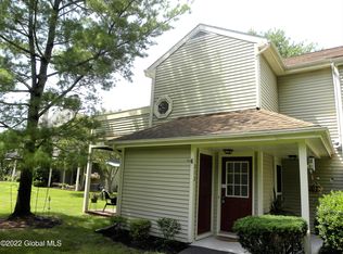 212 Victory Way, Halfmoon, NY 12065