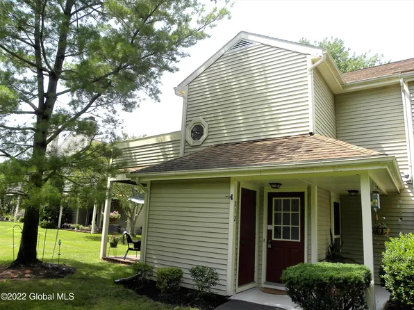 212 Victory Way, Clifton Park, NY 12065