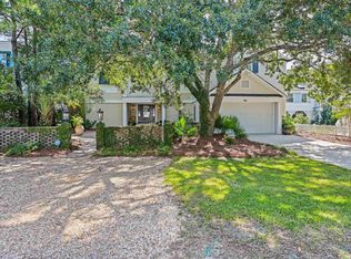 92 Hanover St, Pawleys Island, SC 29585