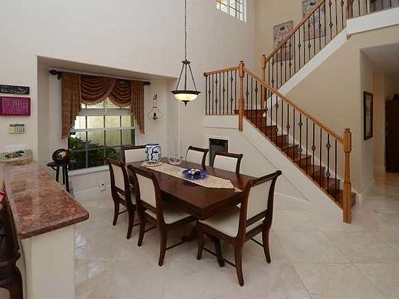 4th image of 2574 Jardin Way