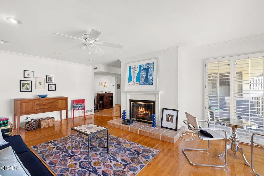 2 bed, 2.0 bath, 1564 sqft, $3,700 — Photo 3