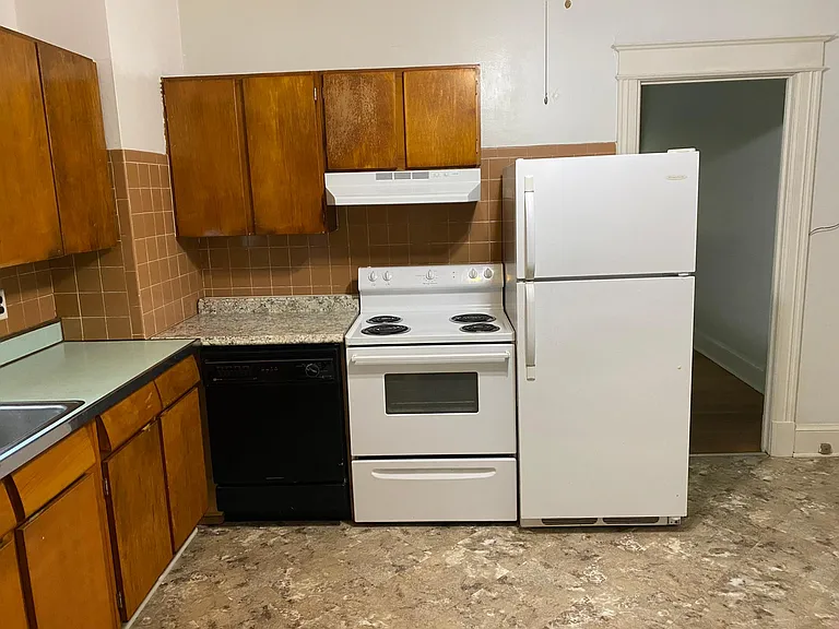 Kitchen... Electric Stove, Dishwasher, Refrigerator