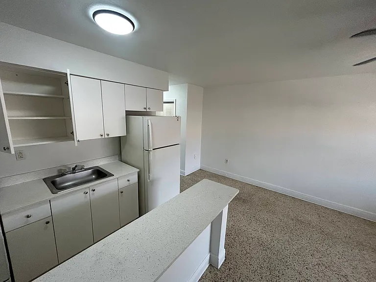 950 W 3rd Ave #14 — Photo 5