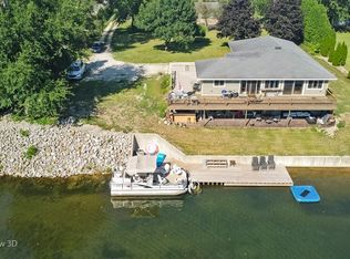 3175 N Lakeside Dr, Coal City, IL 60416