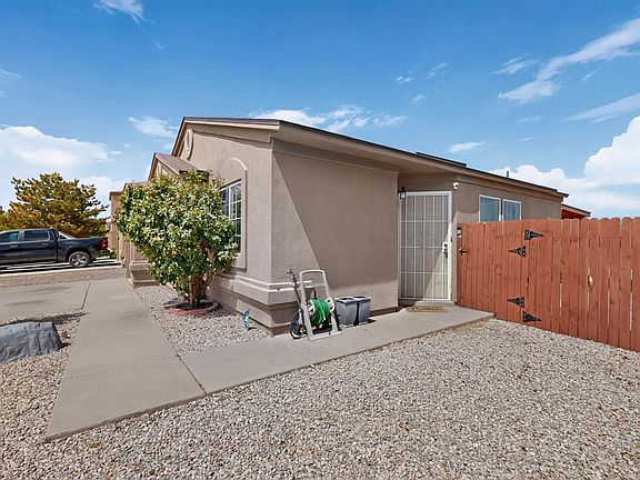 4th image of 736 Torretta Dr SW