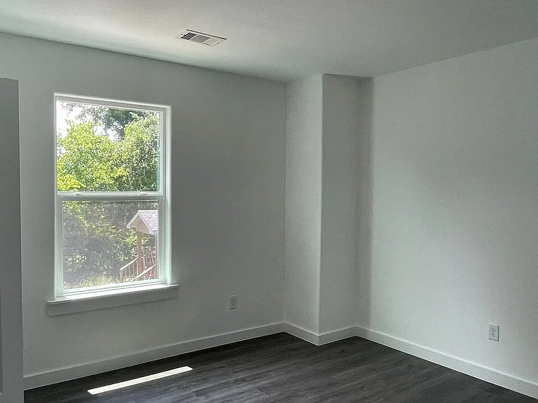 2322 Wavell St #B — Photo 9