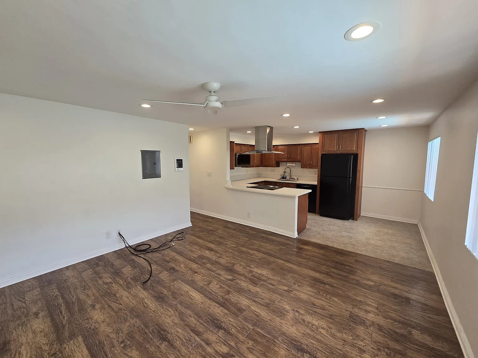 2 bed, 910 sqft, $3,500 — Photo 2