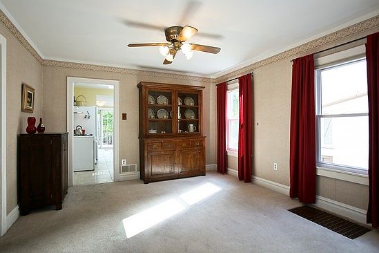 4th image of 515 S Cornell Ave