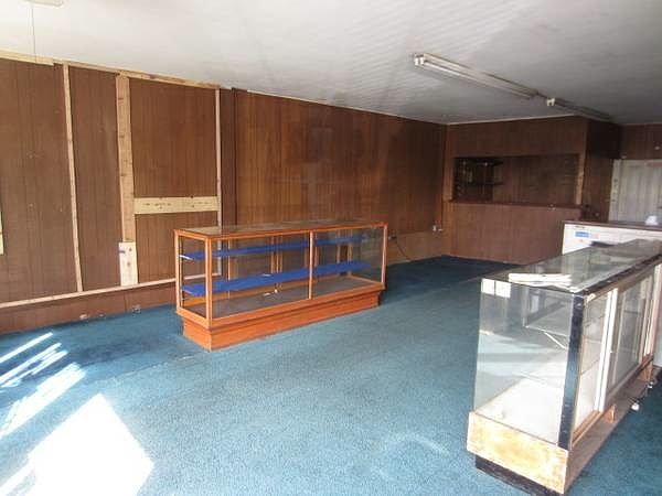 2nd image of 2707 Encinal Ave