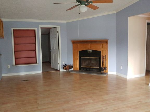 2nd image of 360 N 1st Pl