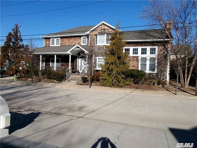 1st image of 82 Garden City Ave