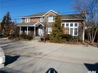 82 Garden City Ave, Point Lookout, NY 11569