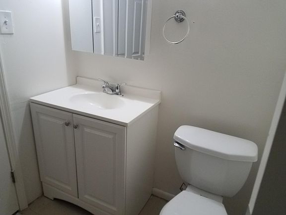 5th image of 1563 Campus Dr