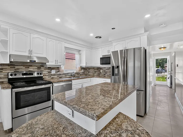47 Cloverdale Dr — Photo 12
