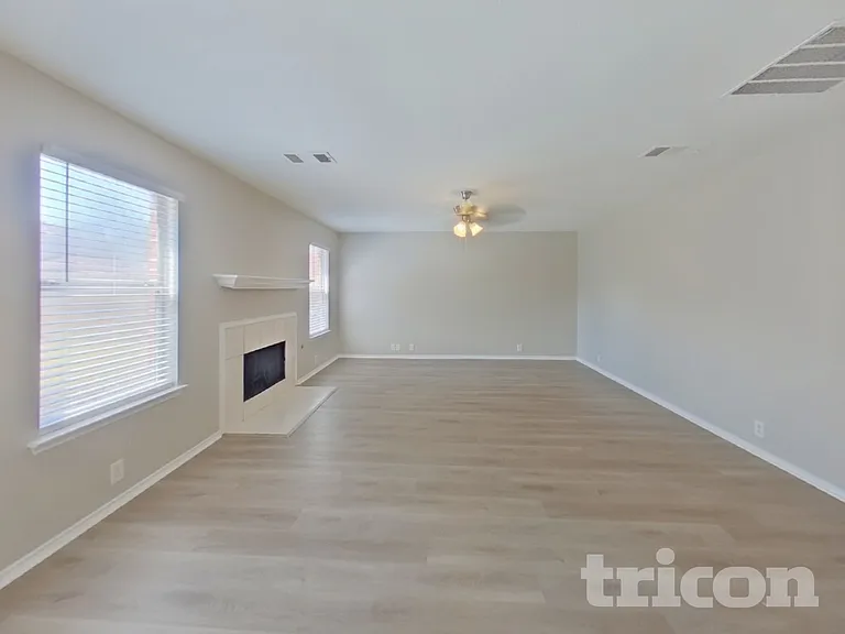 1308 Stetson Trl — Photo 23