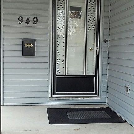 2nd image of 949 Mason Ln