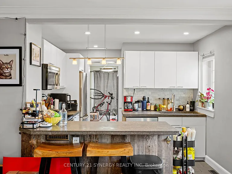 241 Bradley Ave — Photo 6