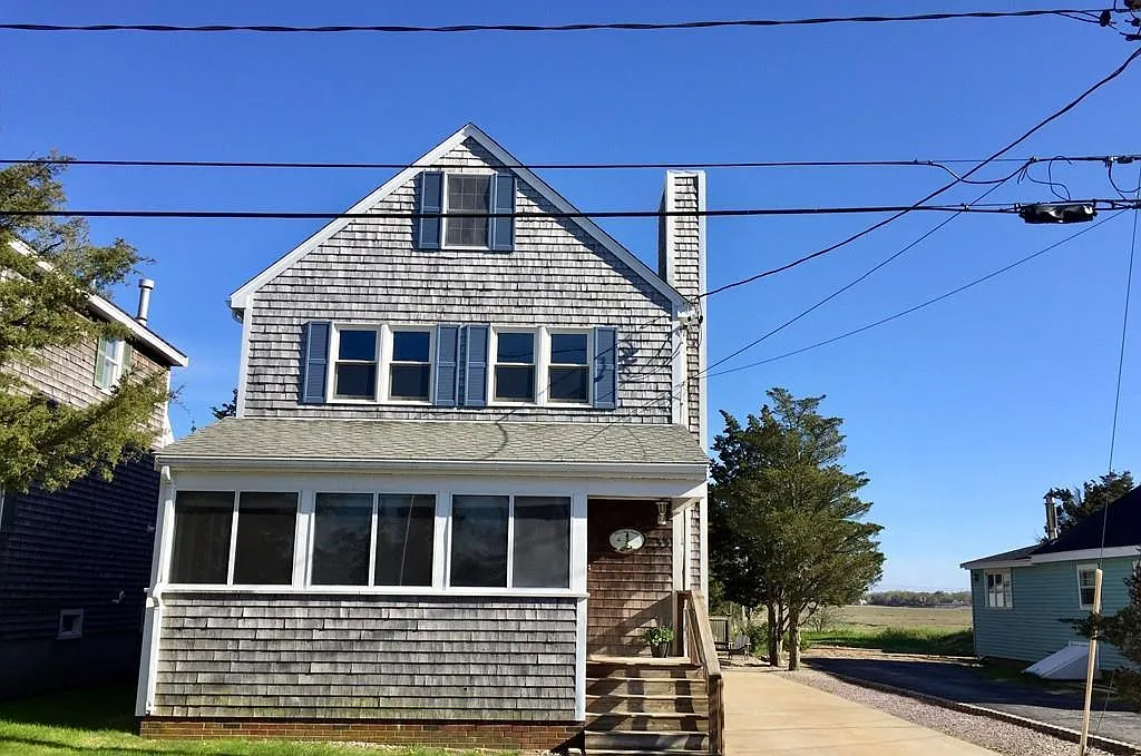 4 bed, 1800 sqft, $4,500 — Photo 1