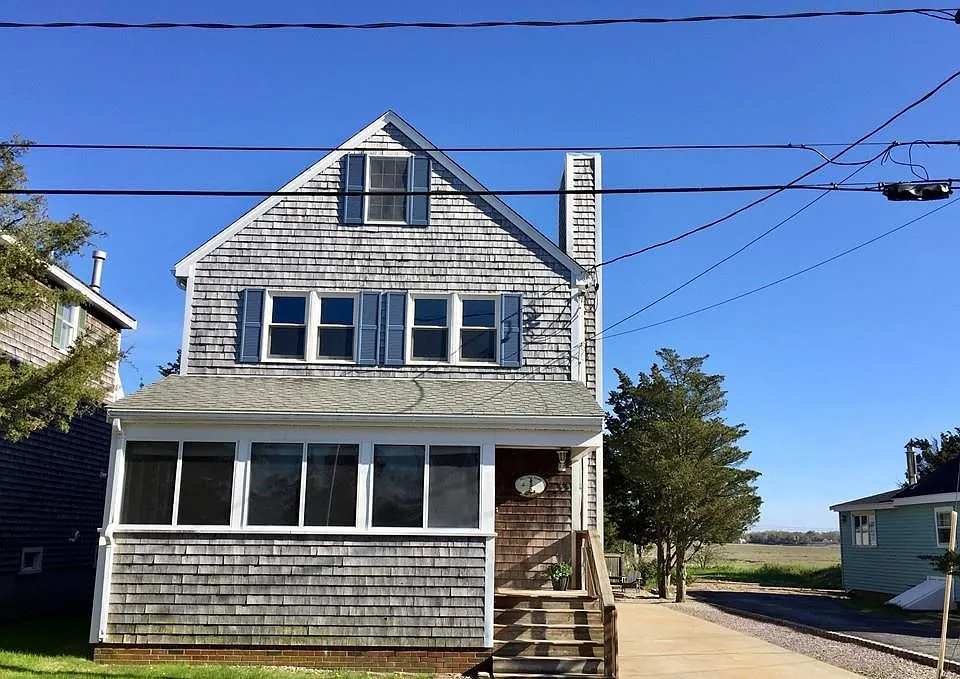33 Pine Point Rd