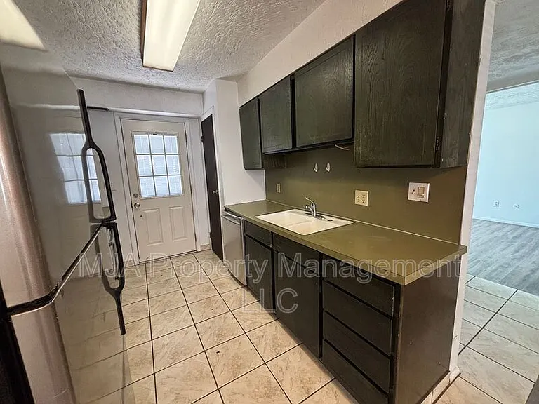 1165 Edgewood Dr #7 — Photo 14