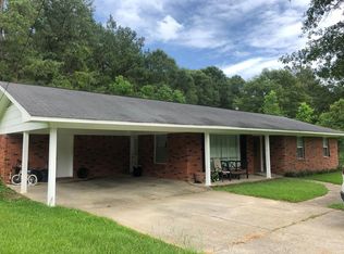76 Shamrock Dr, Laurel, MS 39443