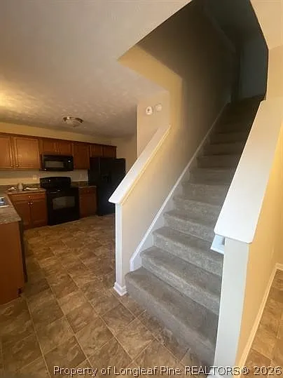 184 Roanoke Dr — Photo 5