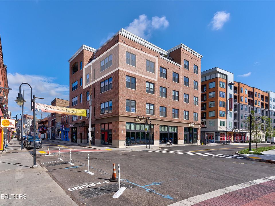 1st image of 115 Willow Ave #400