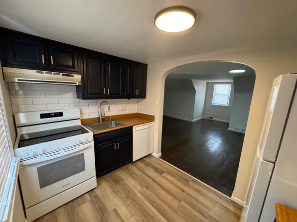 412 Pershing Dr #B, New Kensington, PA 15068