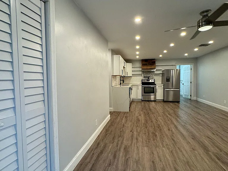 9422 SW 51st St — Photo 24