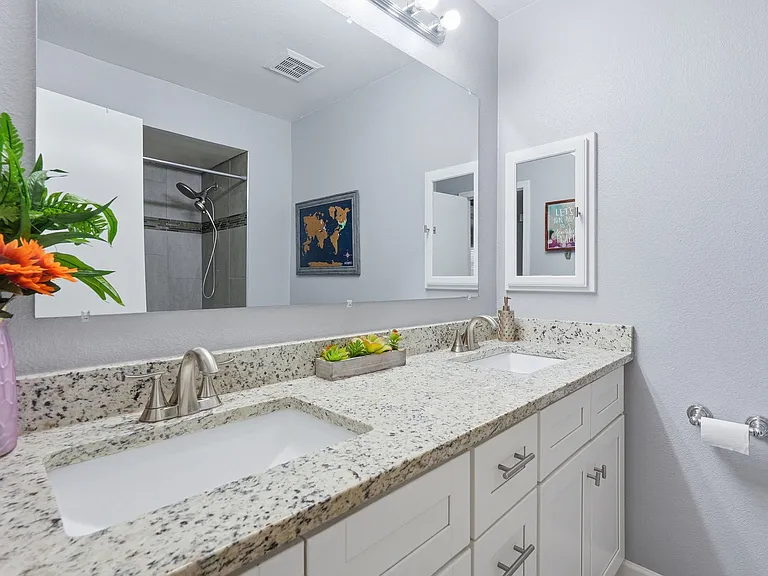11610 N 41st Dr — Photo 33