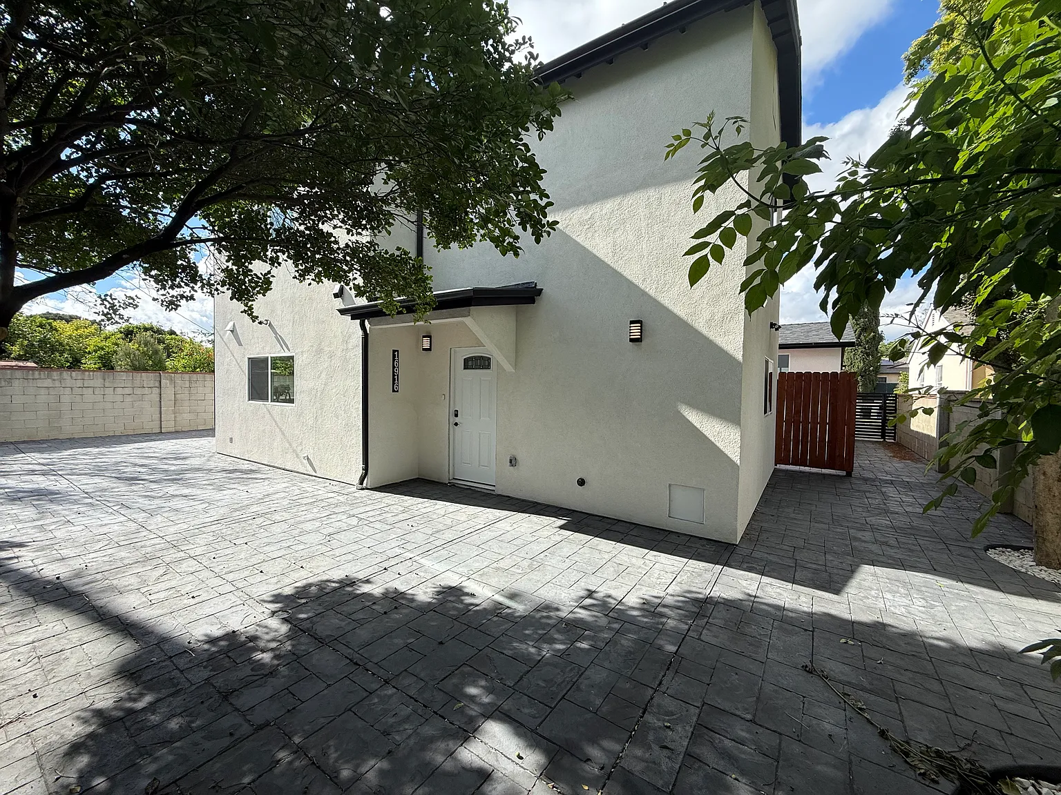 3 bed, $3,500 — Photo 1