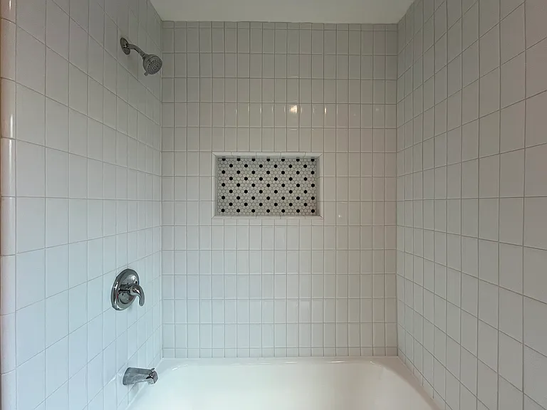 4412 Bellvue Ave — Photo 16