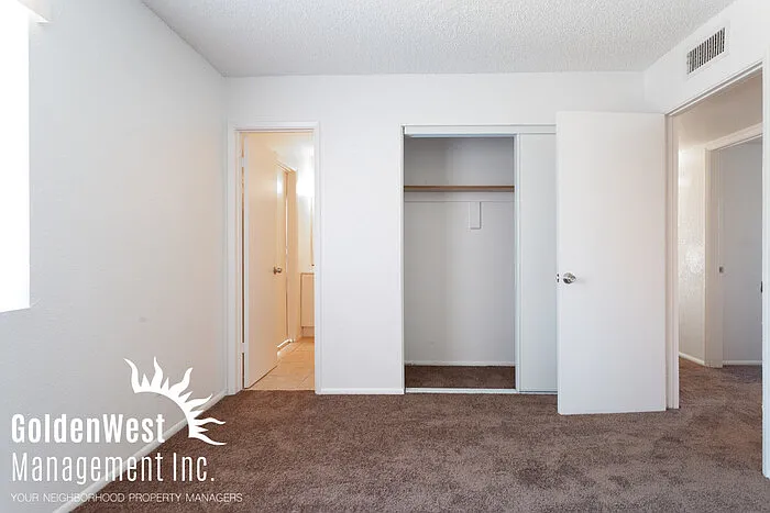 4434 W Sunnyslope Ln — Photo 14