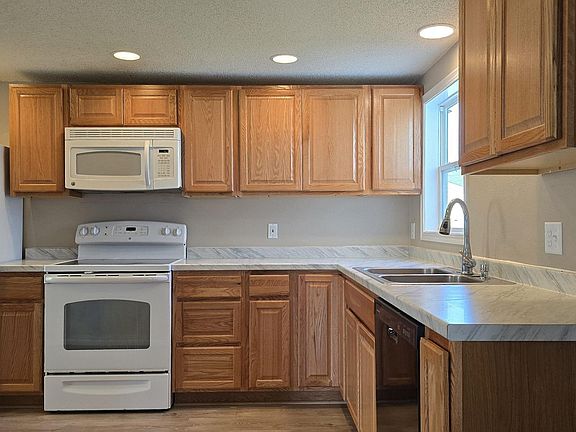 4th image of 707 Irvine Ave NW