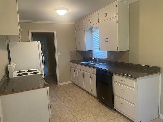 2nd image of 951 N Georgie Ave