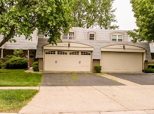 666 Chelmsford Ln UNIT C, Elk Grove Village, IL 60007