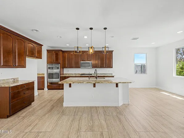 3773 W ABRAMS Drive, New River, AZ 85087