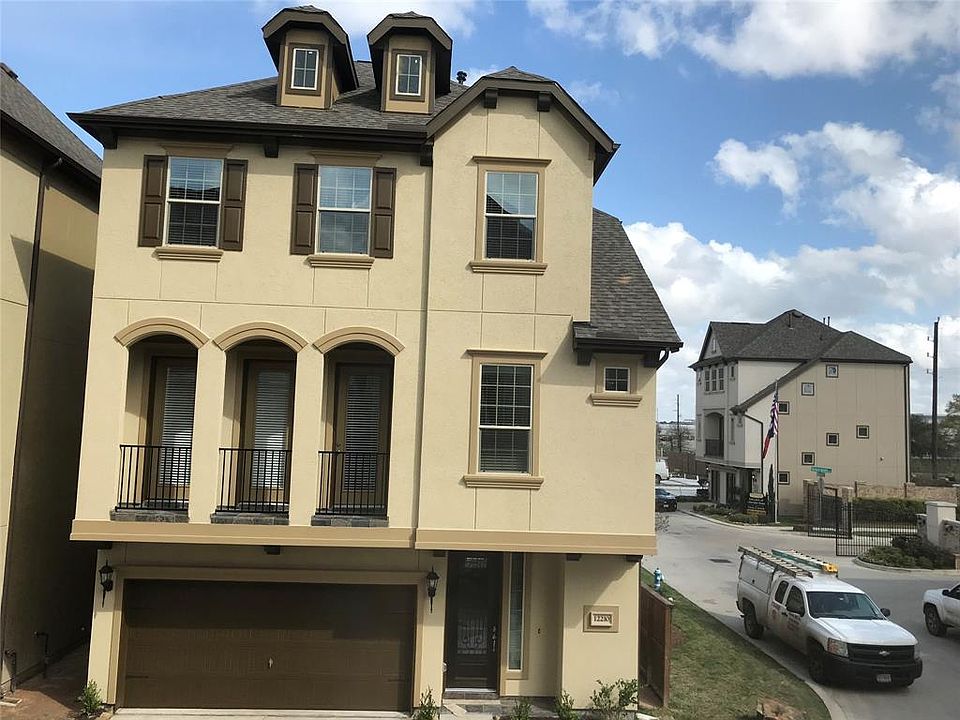 1st image of 12210 Oxford Crescent Cir