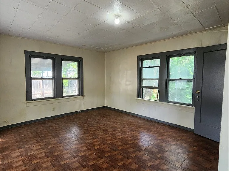 309 Indiana Ave — Photo 11