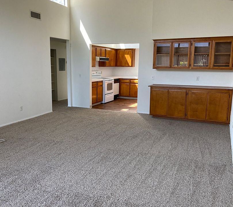 1st image of 3832 5th Ave #A