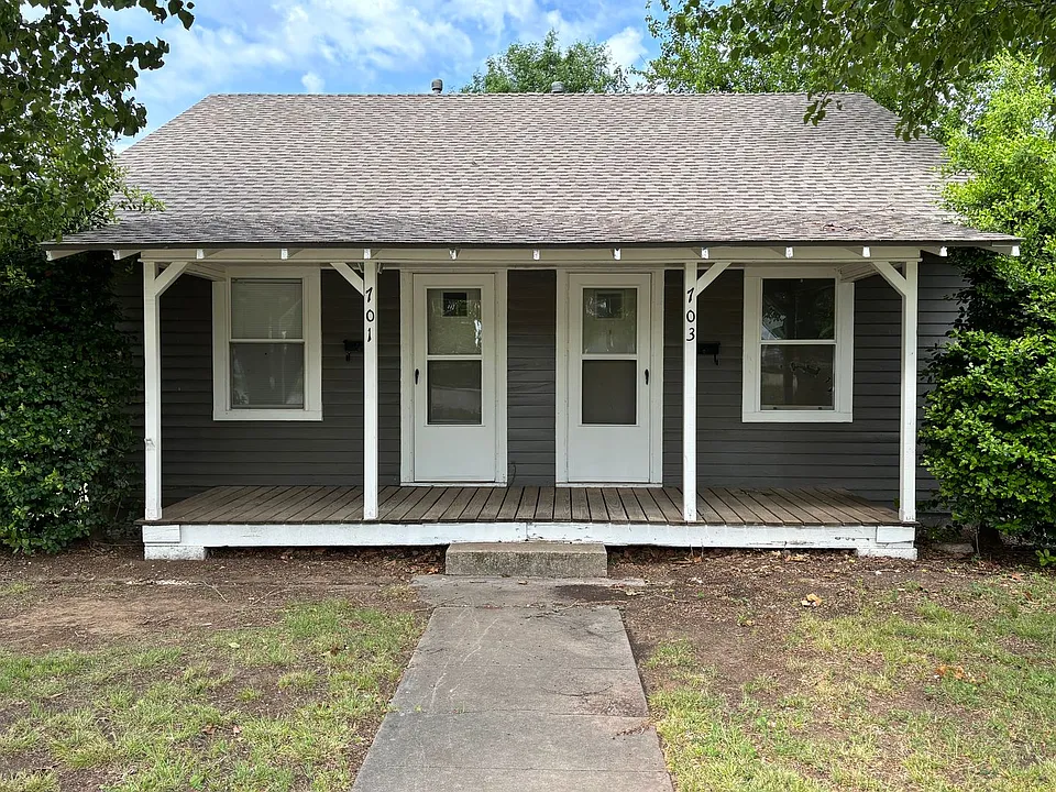 703 N Blvd