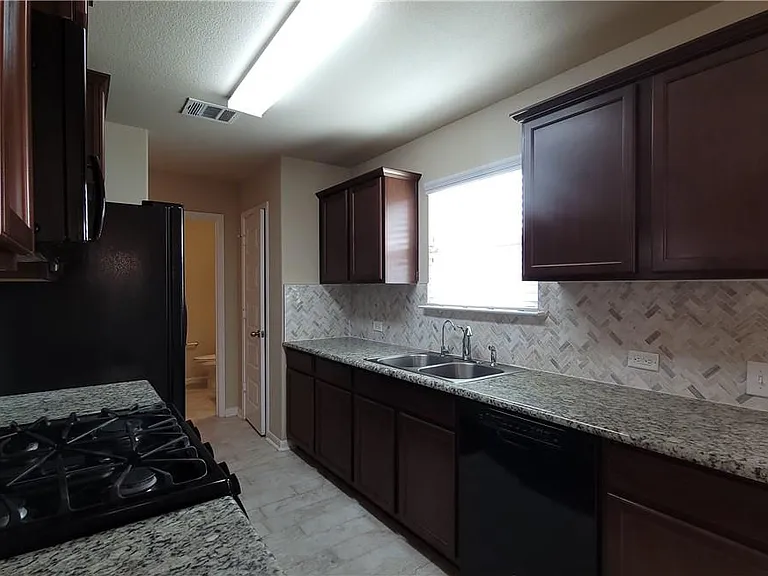 110 Wilson Ct — Photo 9