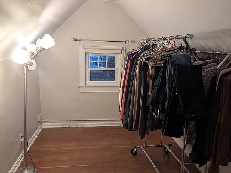 Side space in master bedroom loft