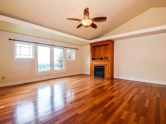 1628 Read Mountain Rd NE-large-006-009-P