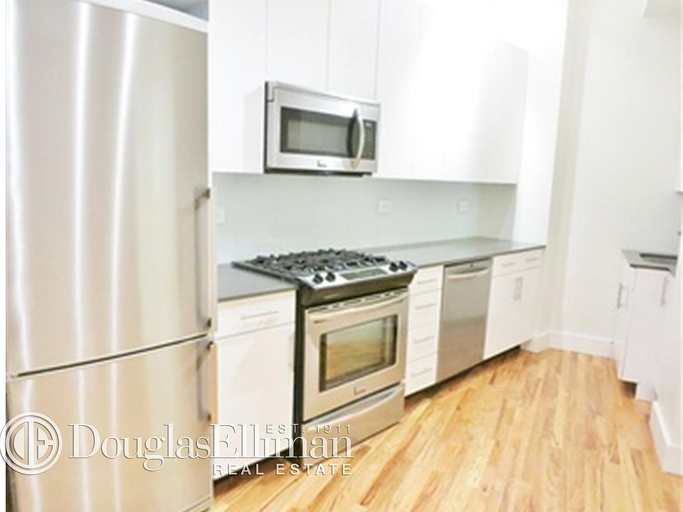2nd image of 95 Horatio St APT 7N
