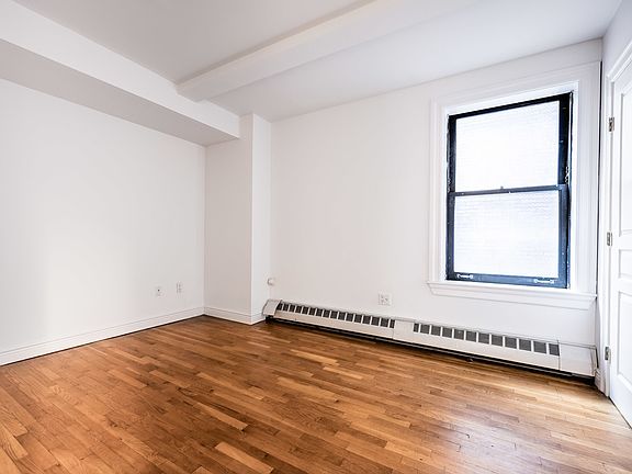 4th image of 15-17 Park Ave #401