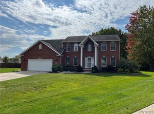 3550 Kelsey Ln, North Tonawanda, NY 14120